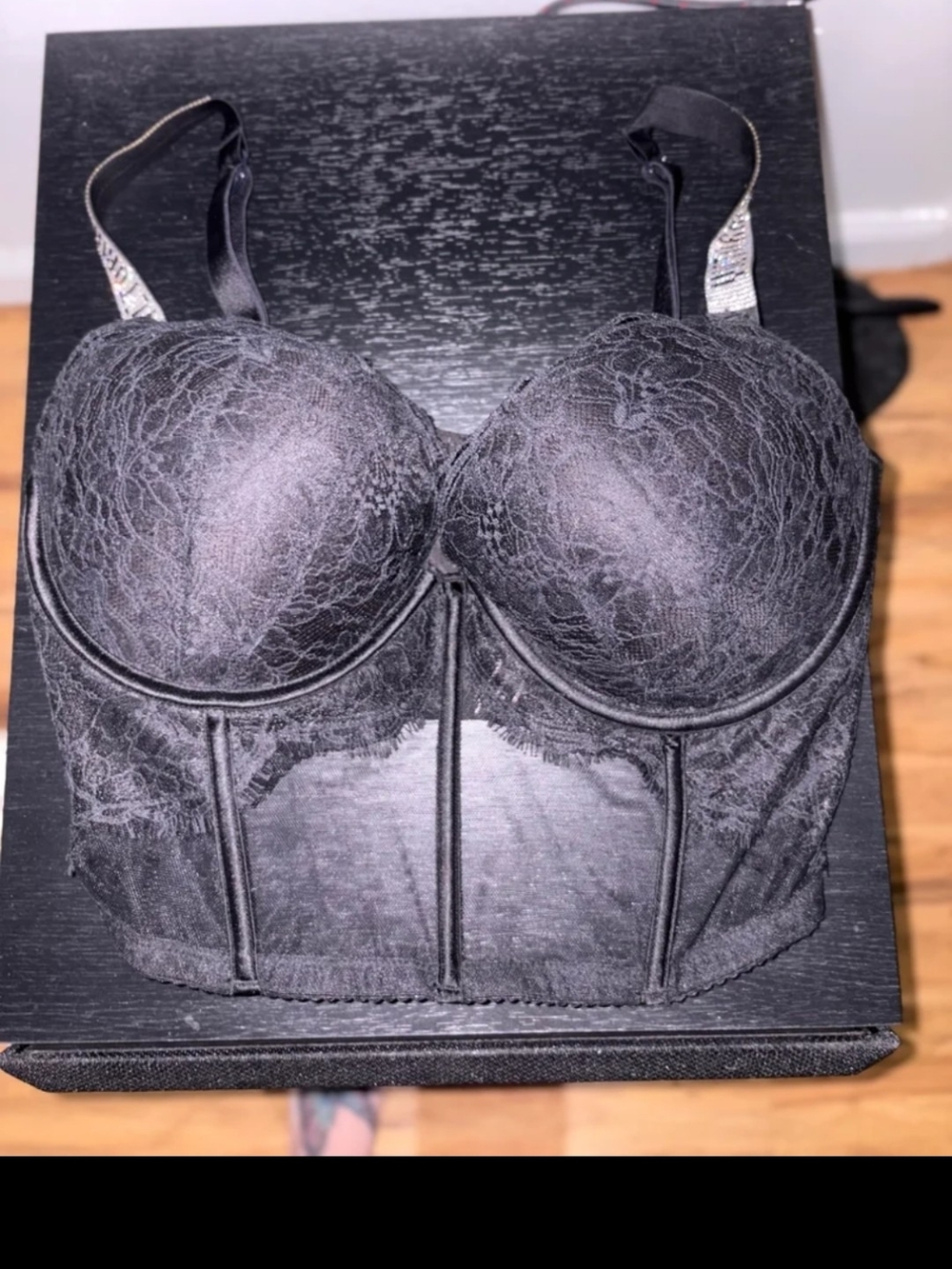 Brand new-VICTORIA'S SECRET/ Very Sexy/ SHINE STRAP PUSH- 36DD/ 100%Authentic
